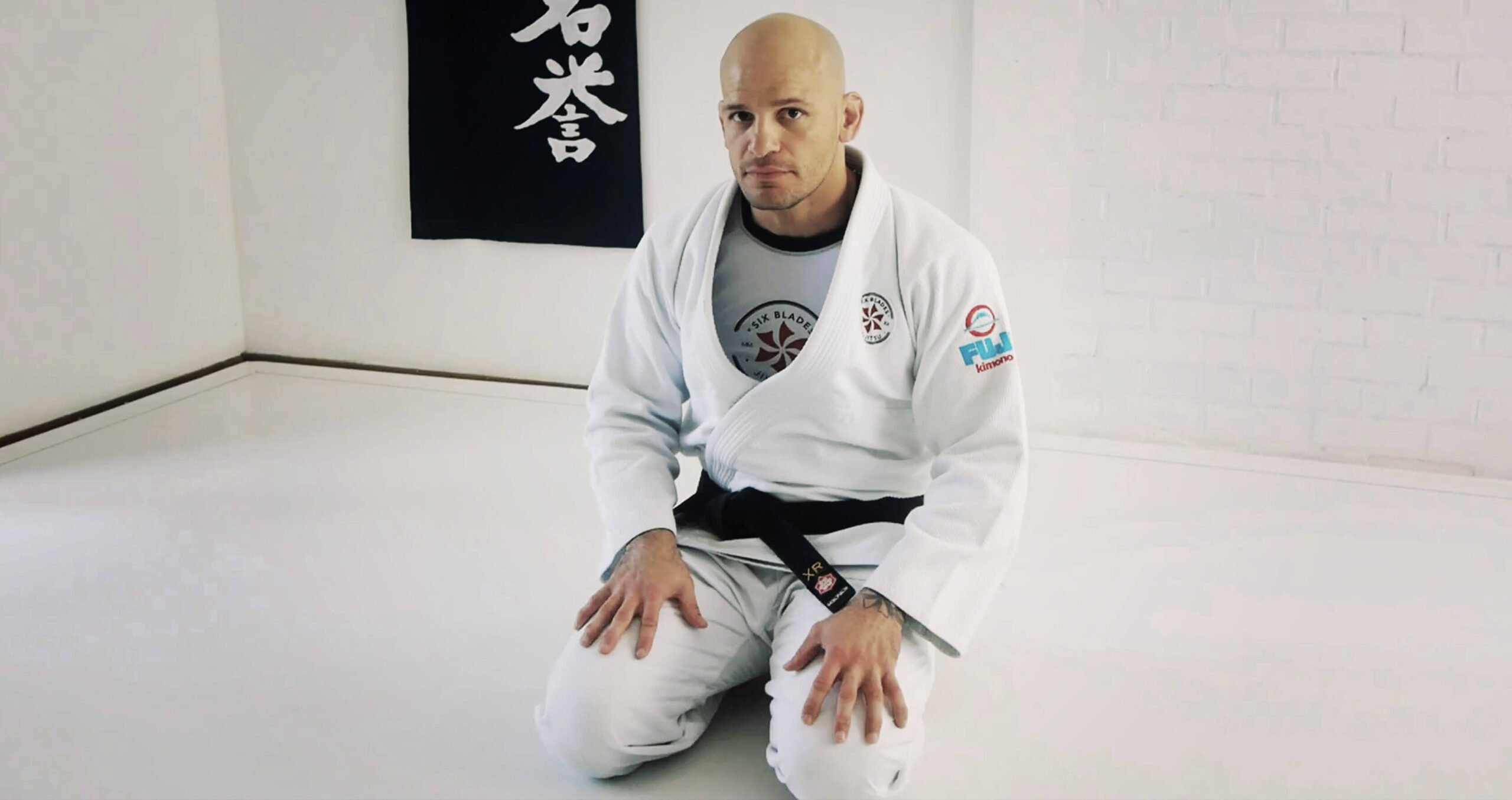 Xande Ribeiro no Pura Temple of Arts traz uma emocionante novidade para os entusiastas do jiu jitsu no Brasil: o curso 100% online "Guarda Diamante". Em uma parceria exclusiva, juntos produzimos um conteúdo único, trazendo a expertise de Xande Ribeiro, renomado praticante da arte suave há 17 anos e 8 vezes campeão mundial.